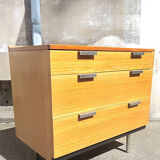 Dresser John and Sylvia Reid, stag edition1960
