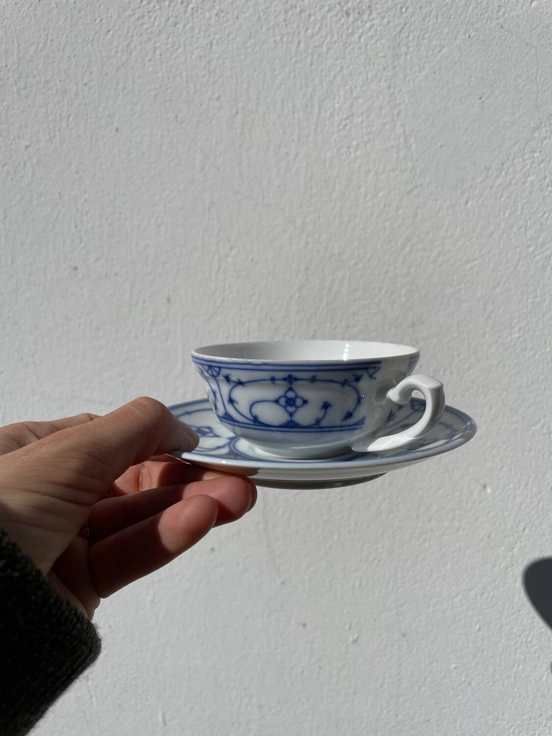Pair of signed blue porcelain cups