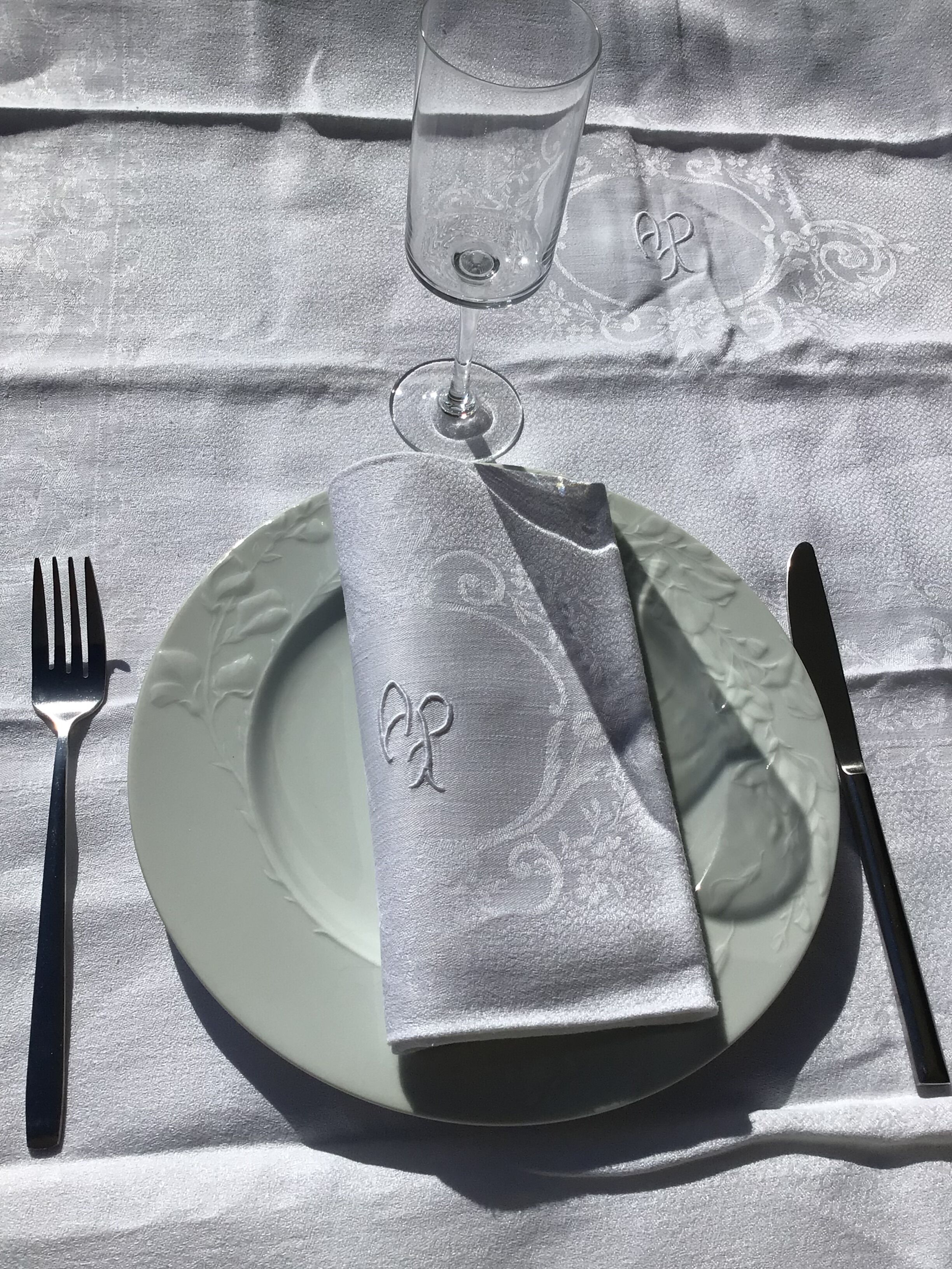 AP embroidered square tablecloth with 6 towels