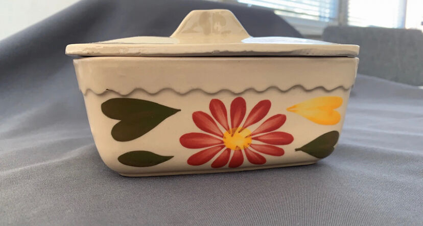 Butter dish with ceramic lid decoration flowers