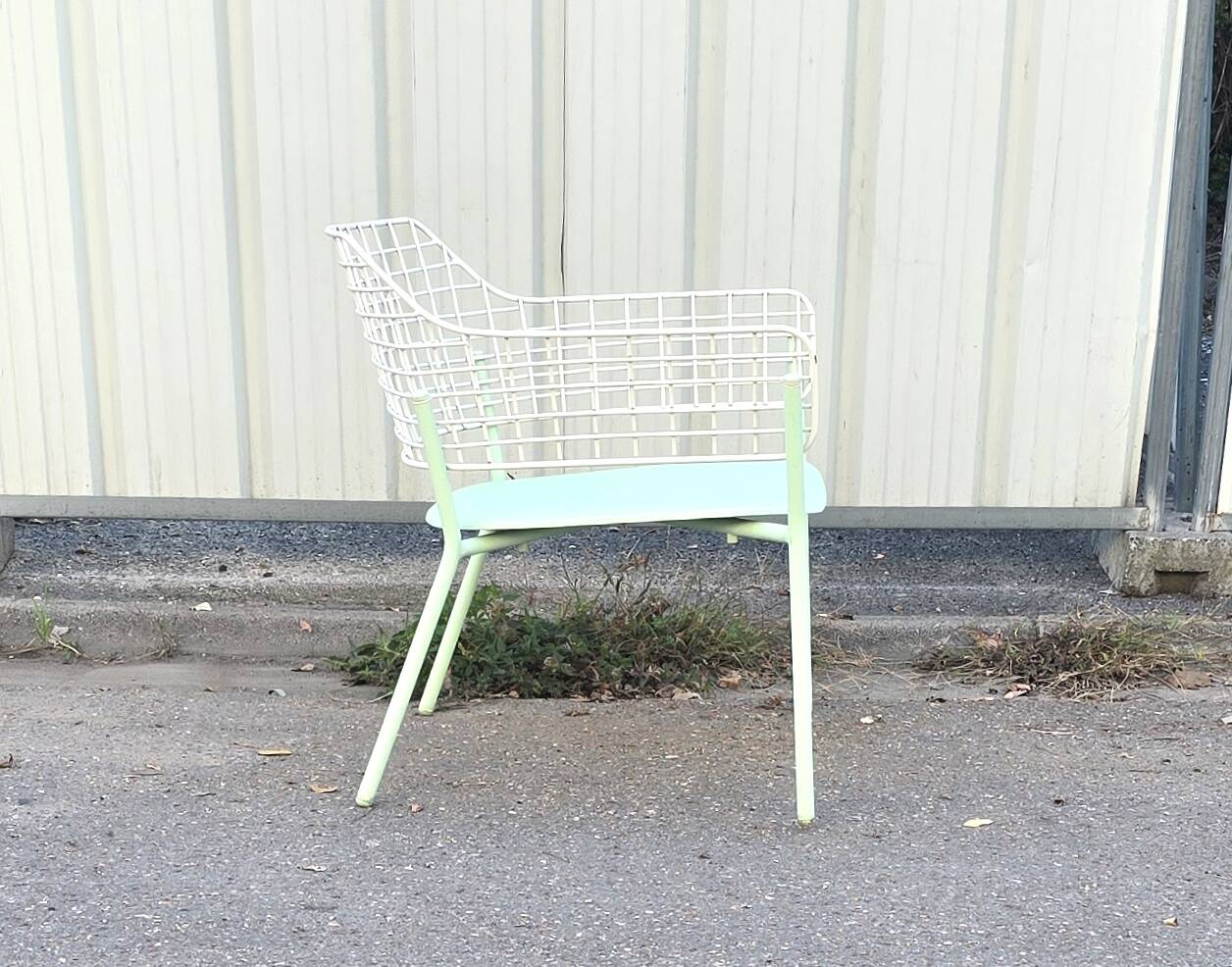 Pair of Lyze armchairs, EMU