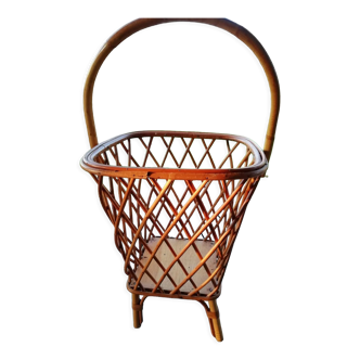 Rattan worker