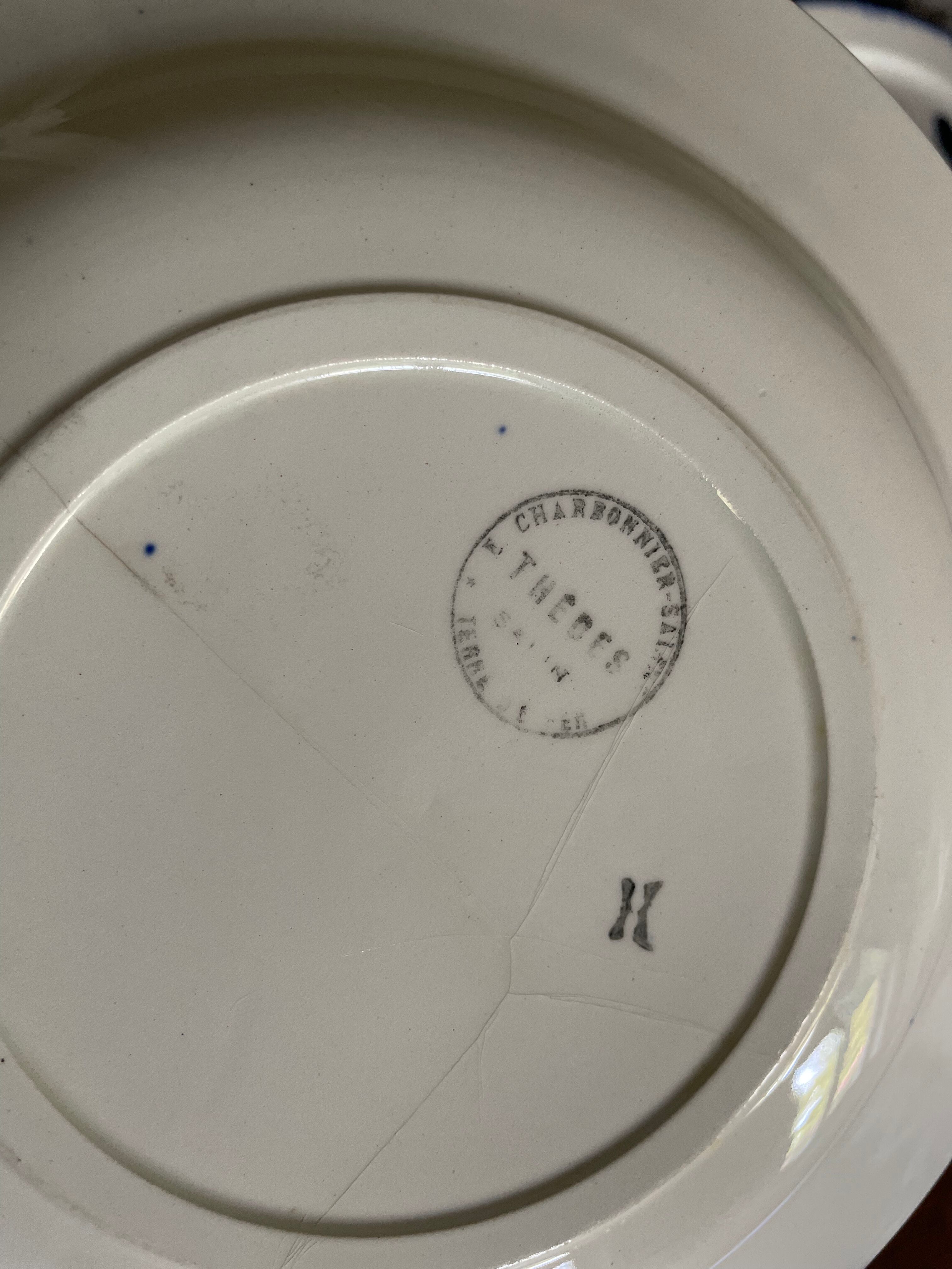 Plates model thebes salins iron earth