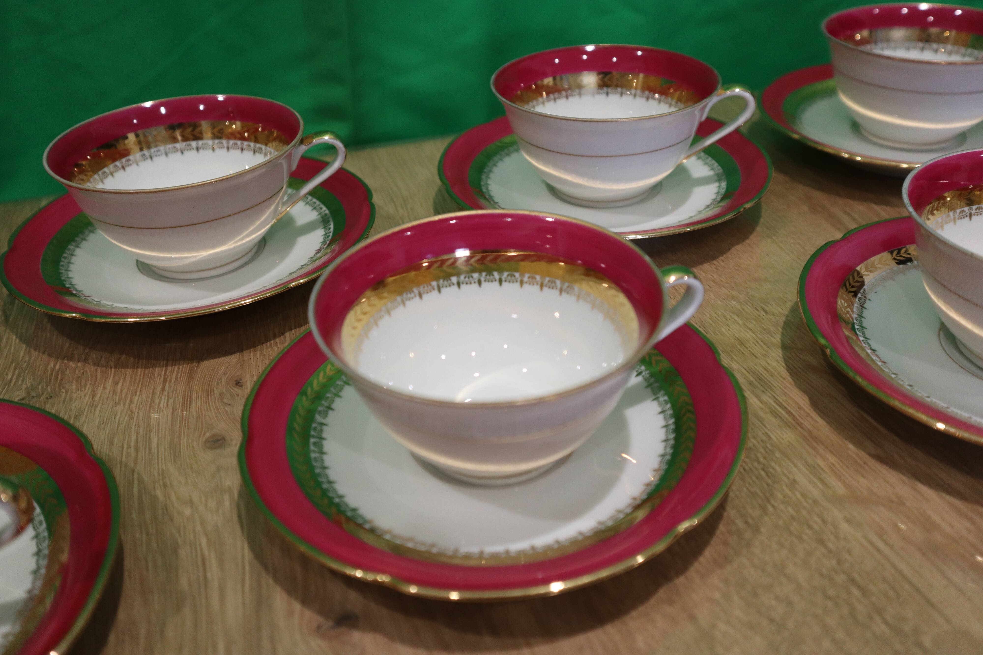 Set of 8 cups with saucers in Sologne L'Archevêque porcelain