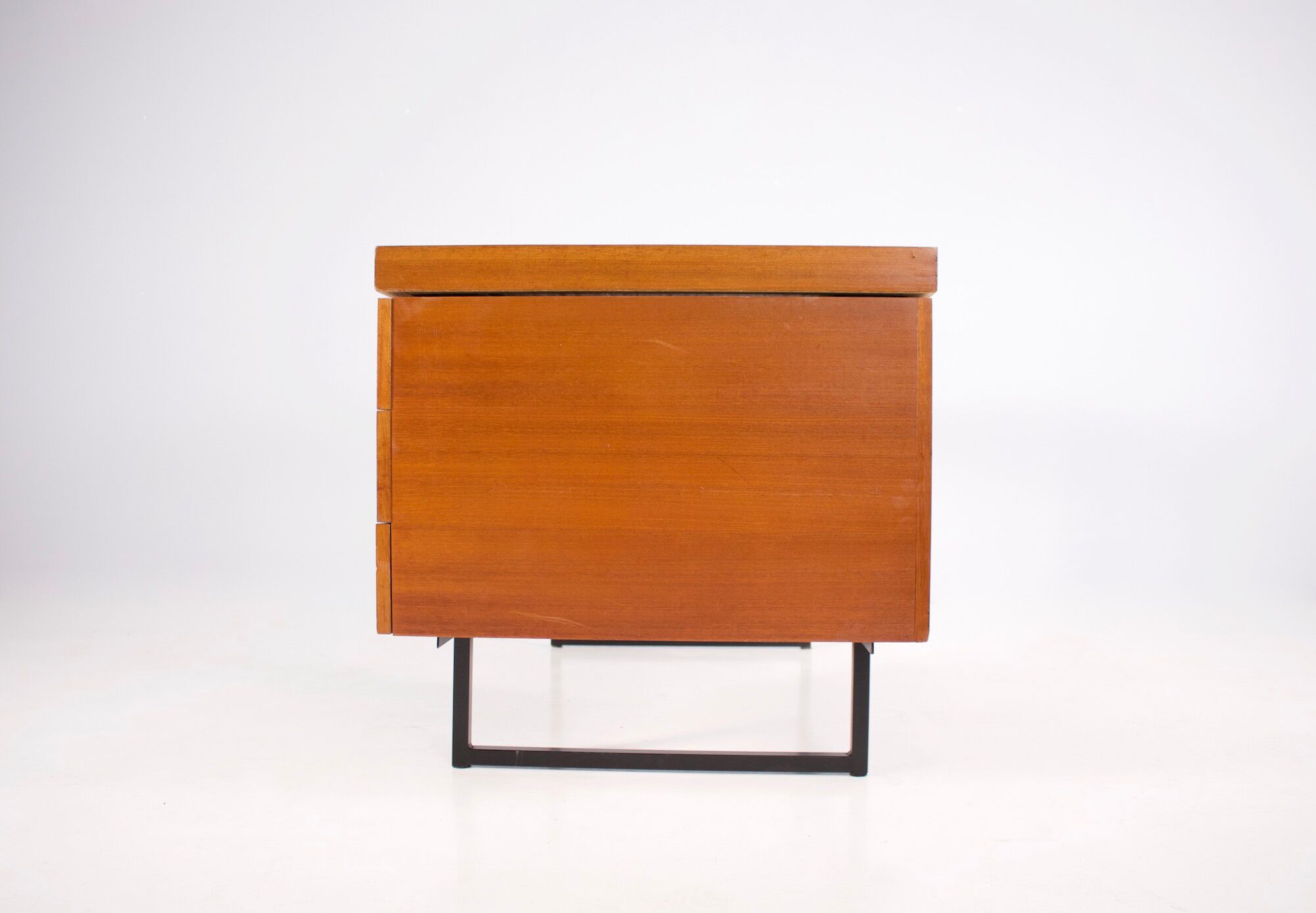 "Standard" office by Pierre Guariche