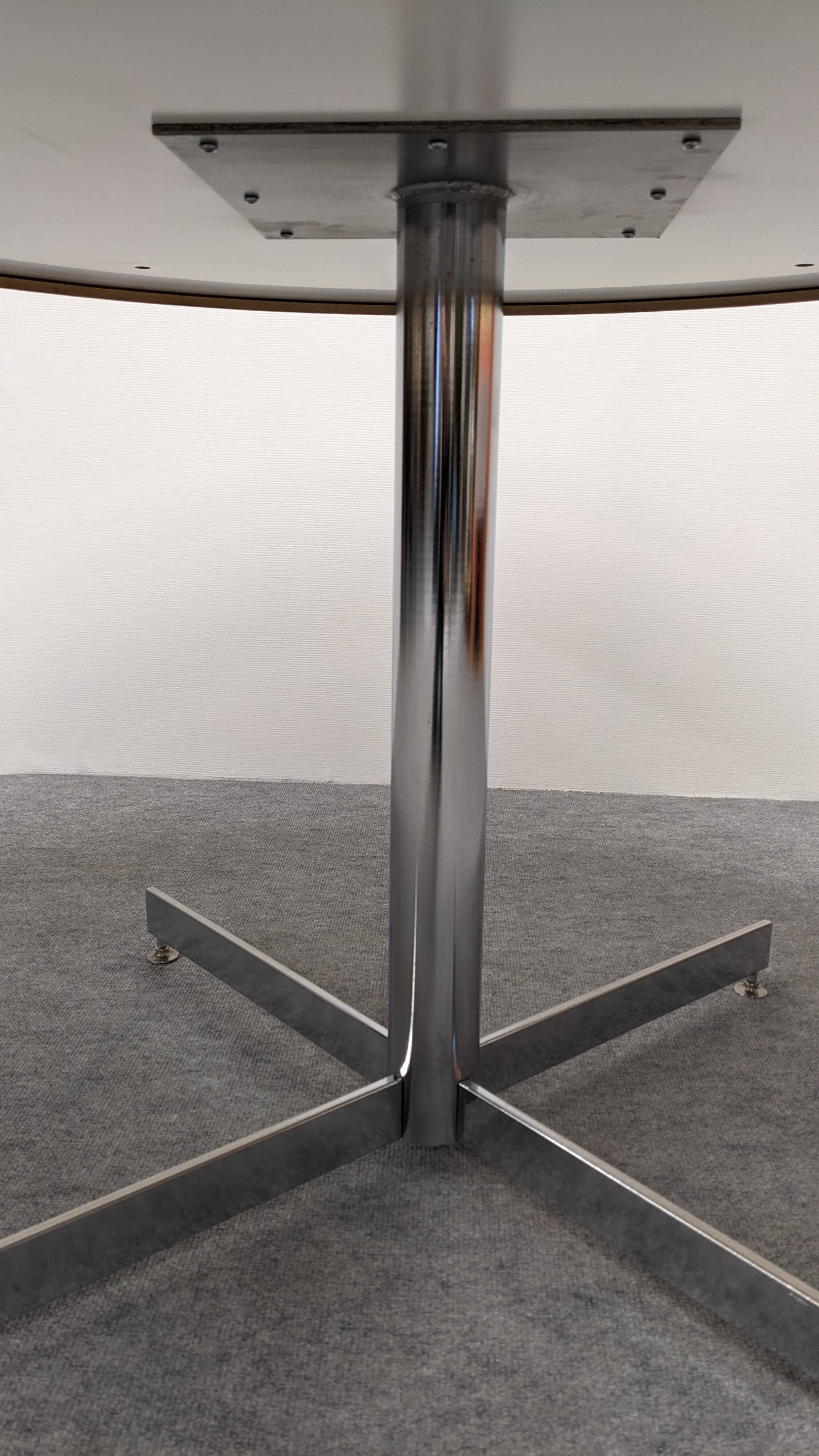 Modernist dining room round table dlg Warren Platner, Italy 1970