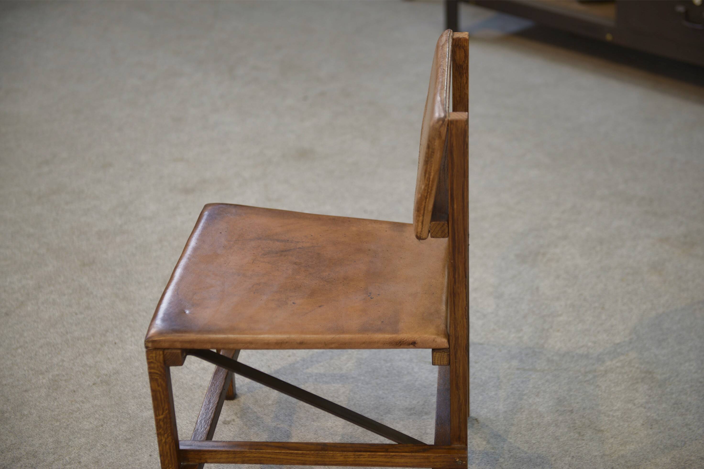 Pair of oak and leather chairs in the style of Gerrit Rietveld 1960s.