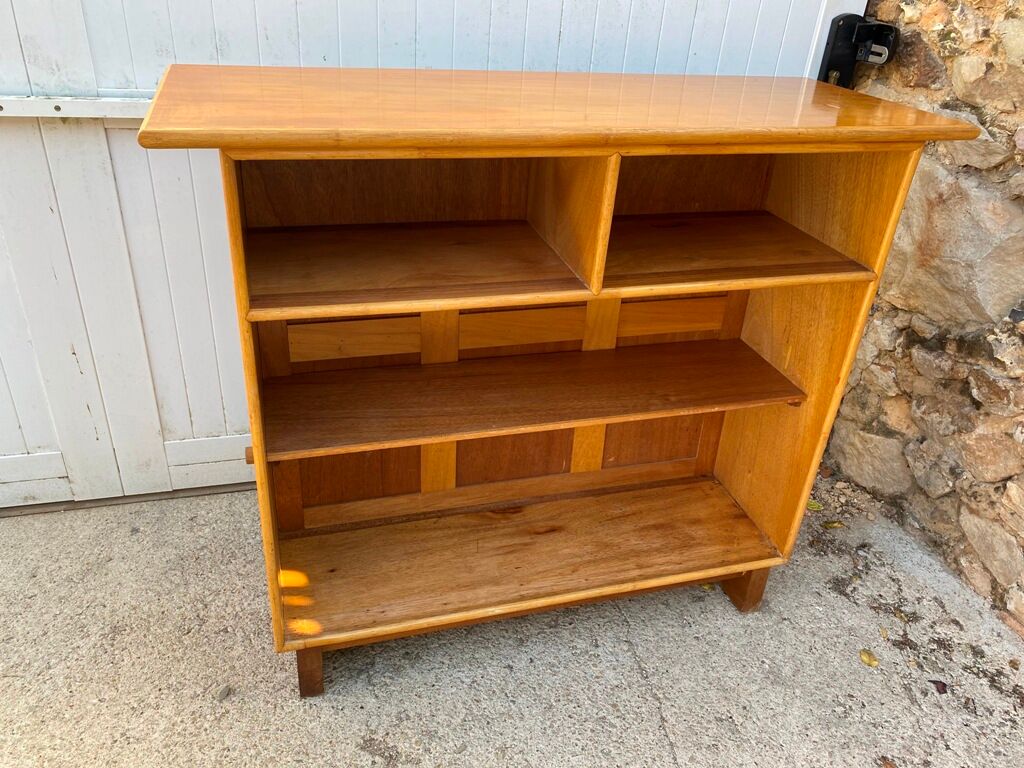 Wooden counter bar and rattan wicker decorations years 50/60