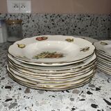 Set of 8 flat plates, 8 deep plates and one L’amandinoise vegetable dish.