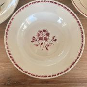 Lot de 4 assiettes creuses dépareillées