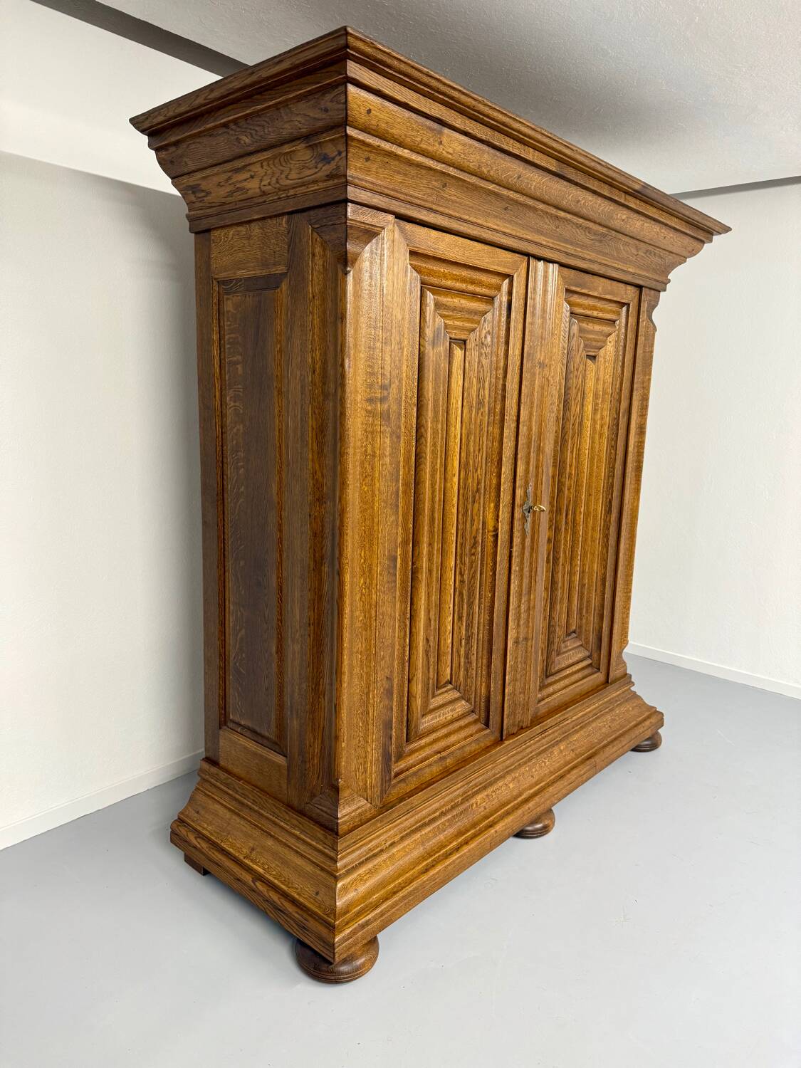 Frankfurt solid wood wardrobe geometric shape vintage wardrobe