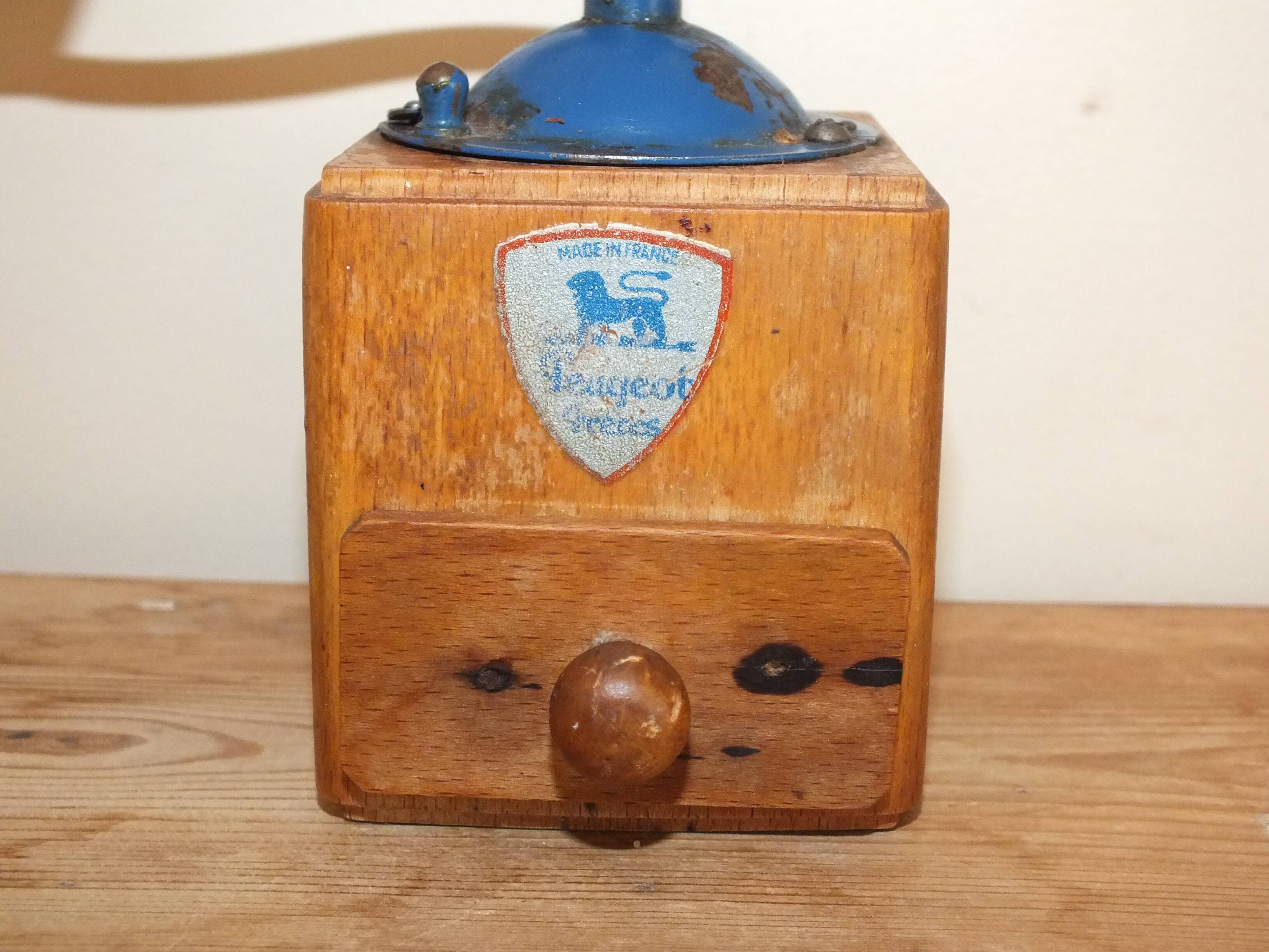 Old Peugeot Frères pepper mill