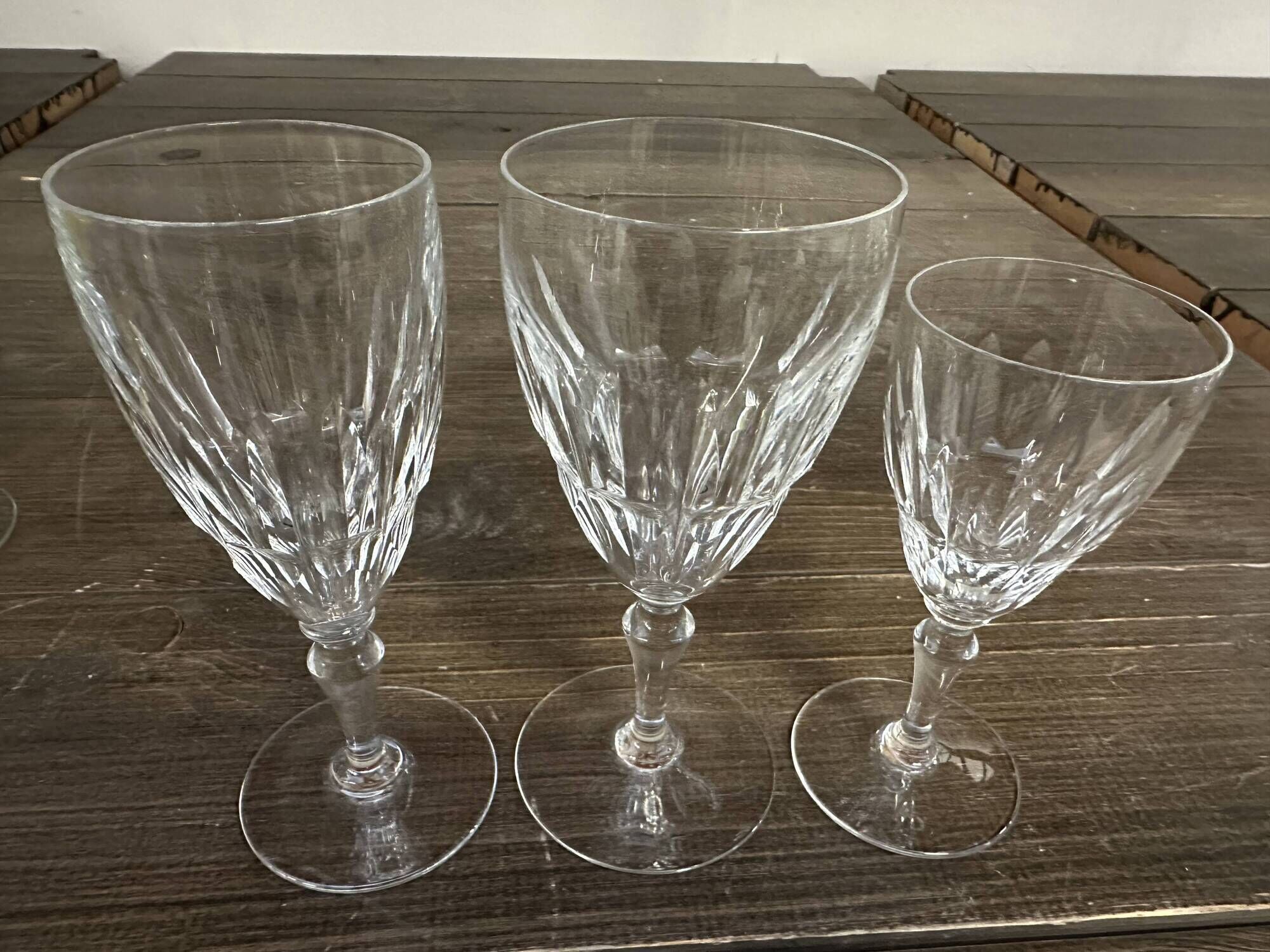 Service 24 old Baccarat glasses Deauville model