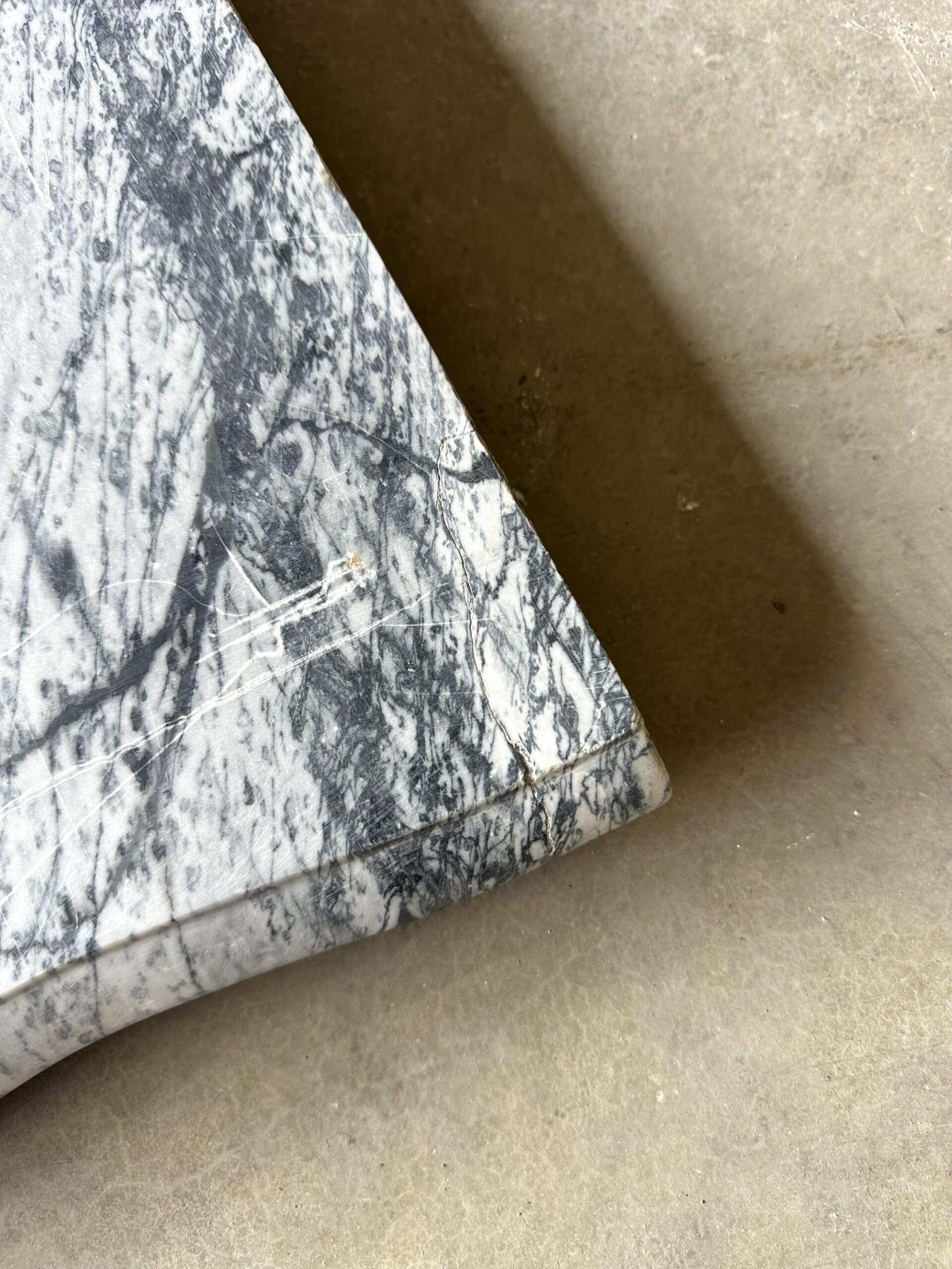 Pompadour fireplace in Louis XV style from around 1880 in blue floral marble.