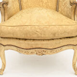 Eared shepherdess chair