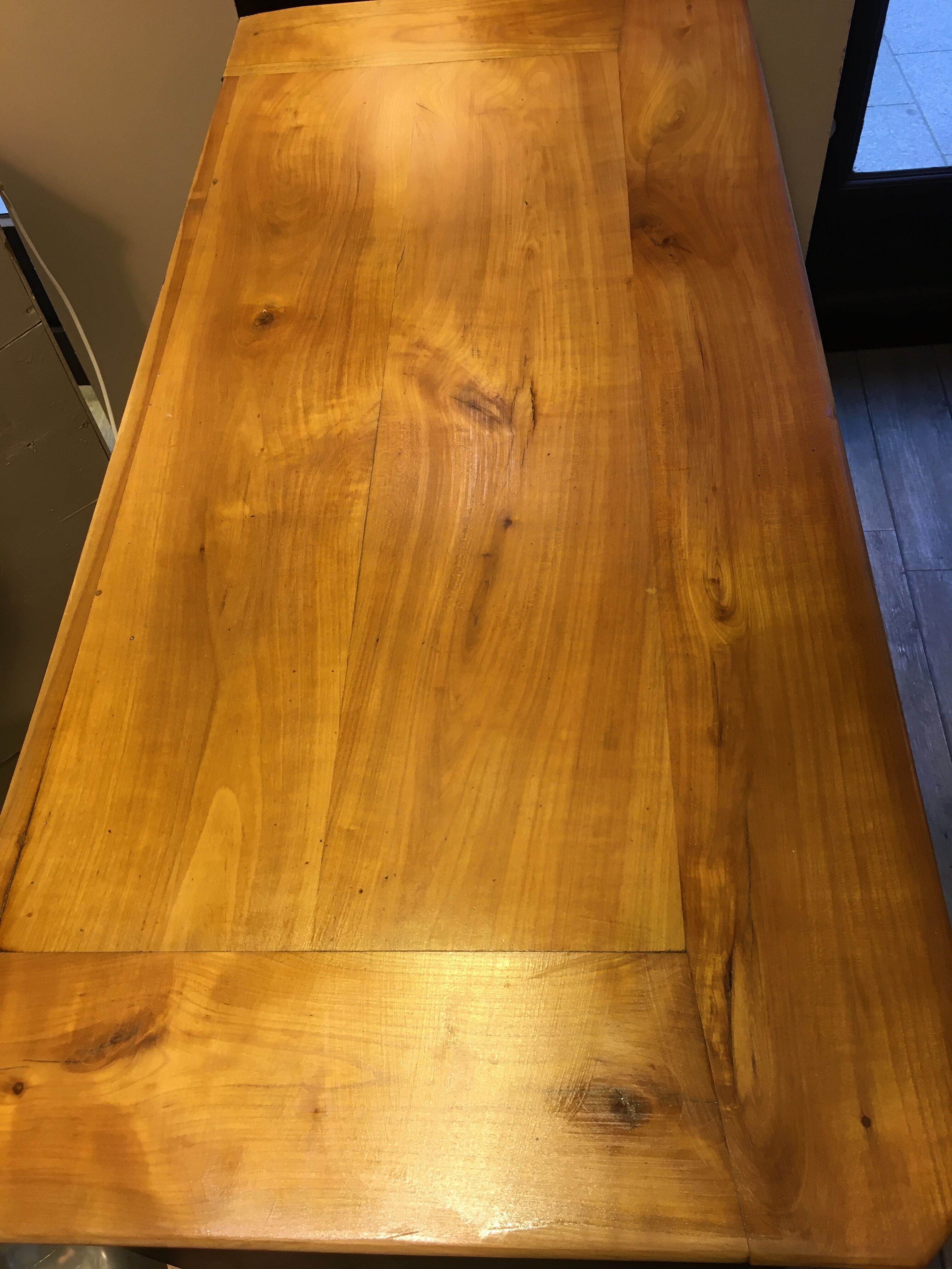 Old oak chest of drawers