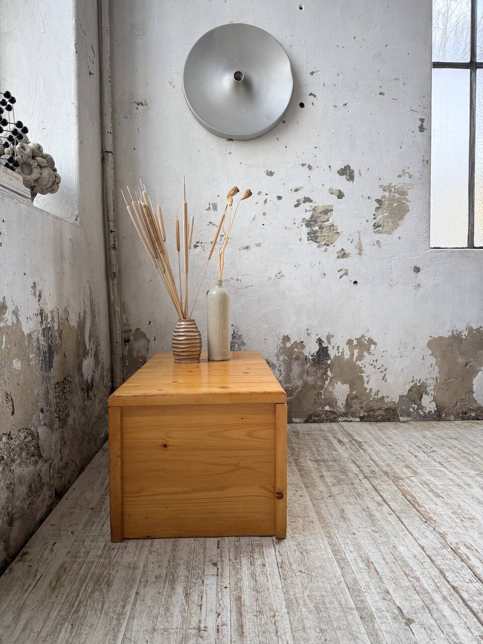 Chest or coffee table Perriand Les Arcs 1800