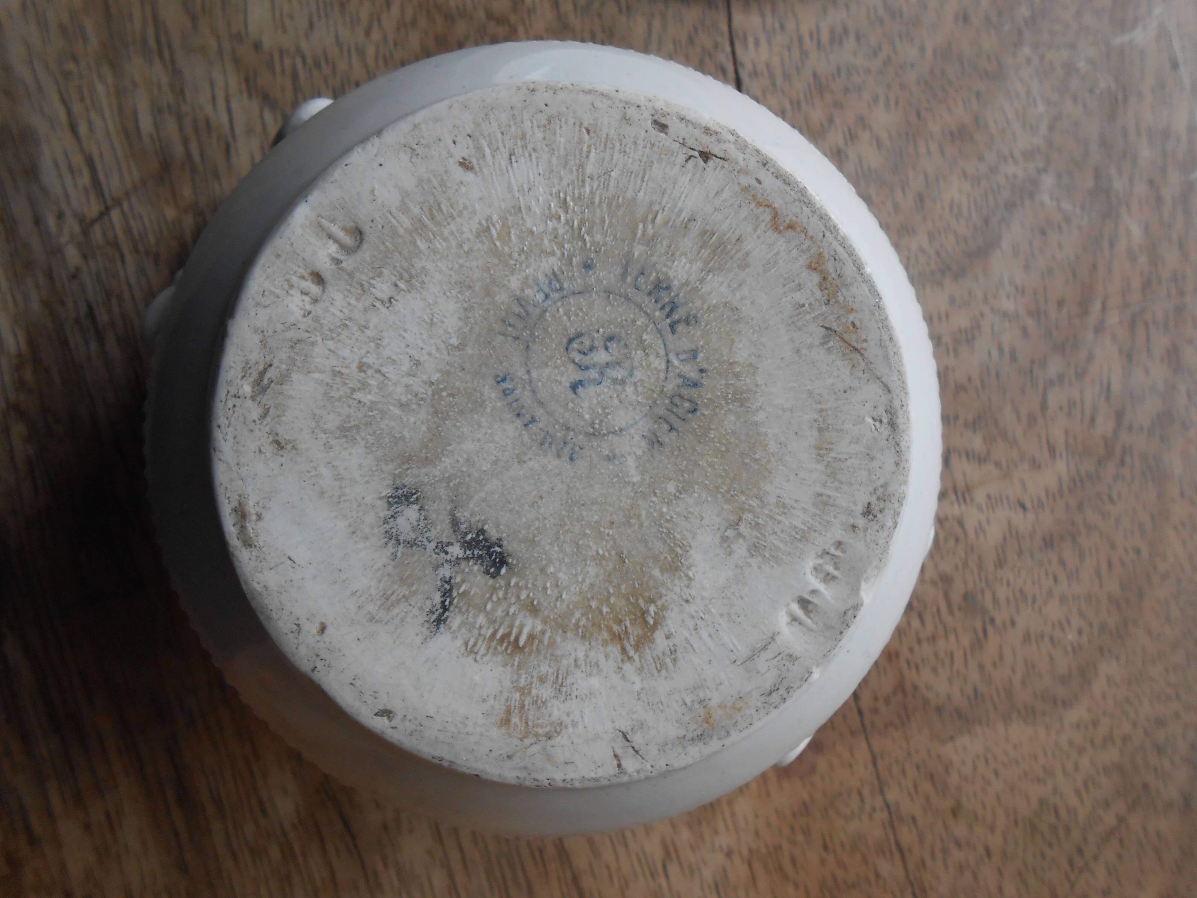 Saint Uze ceramic pot