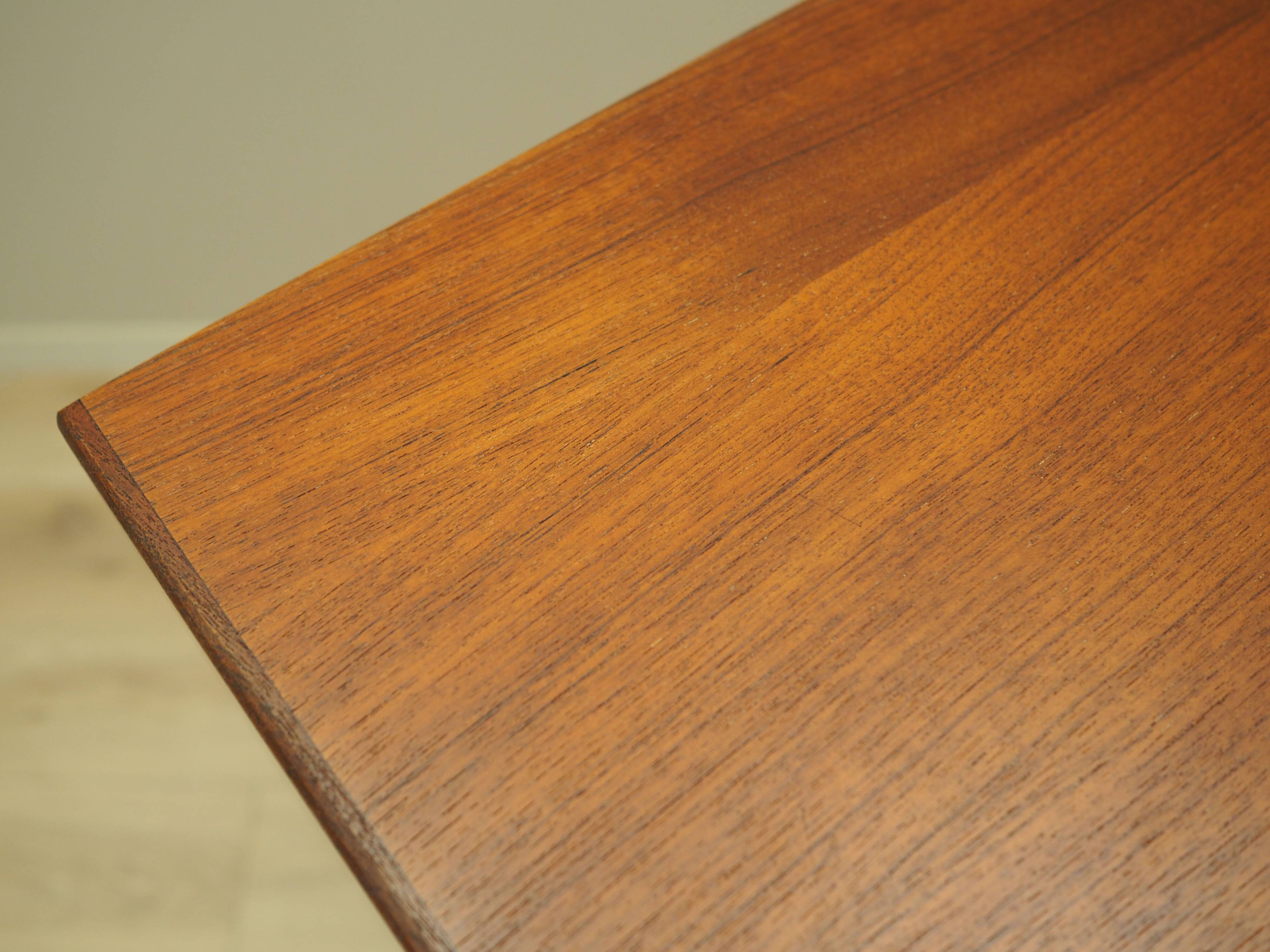 Commode en teck, design danois, années 1970, production : Danemark