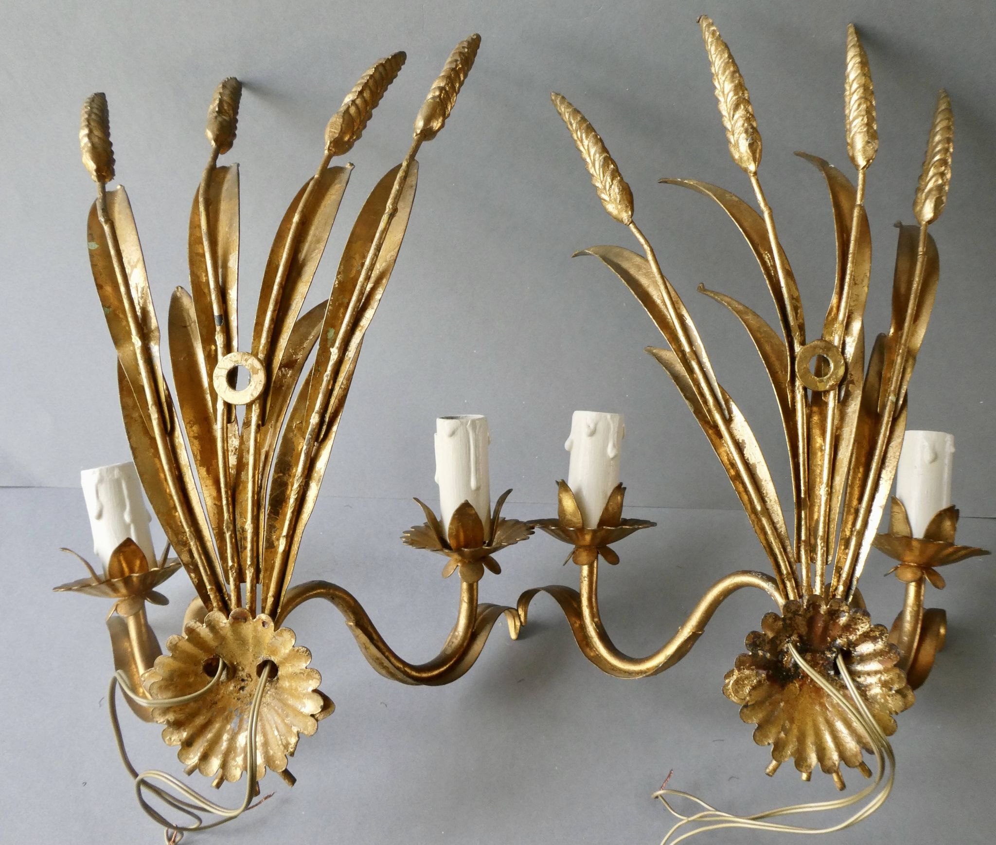 Pair of wheat spike wall lights in gilded metal, 1970s