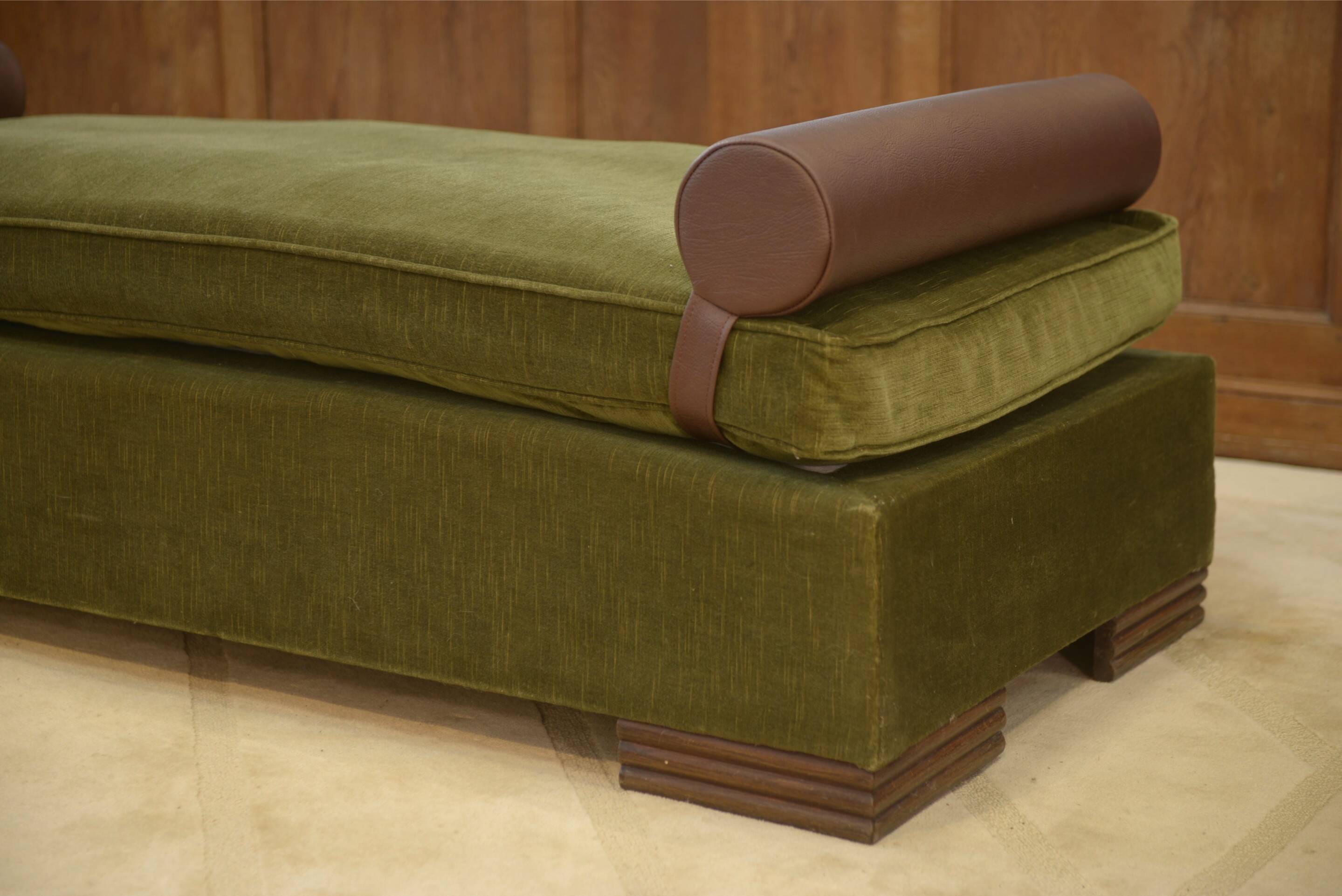 Canapé, daybed dans le goût d’Eugène Printz 1940