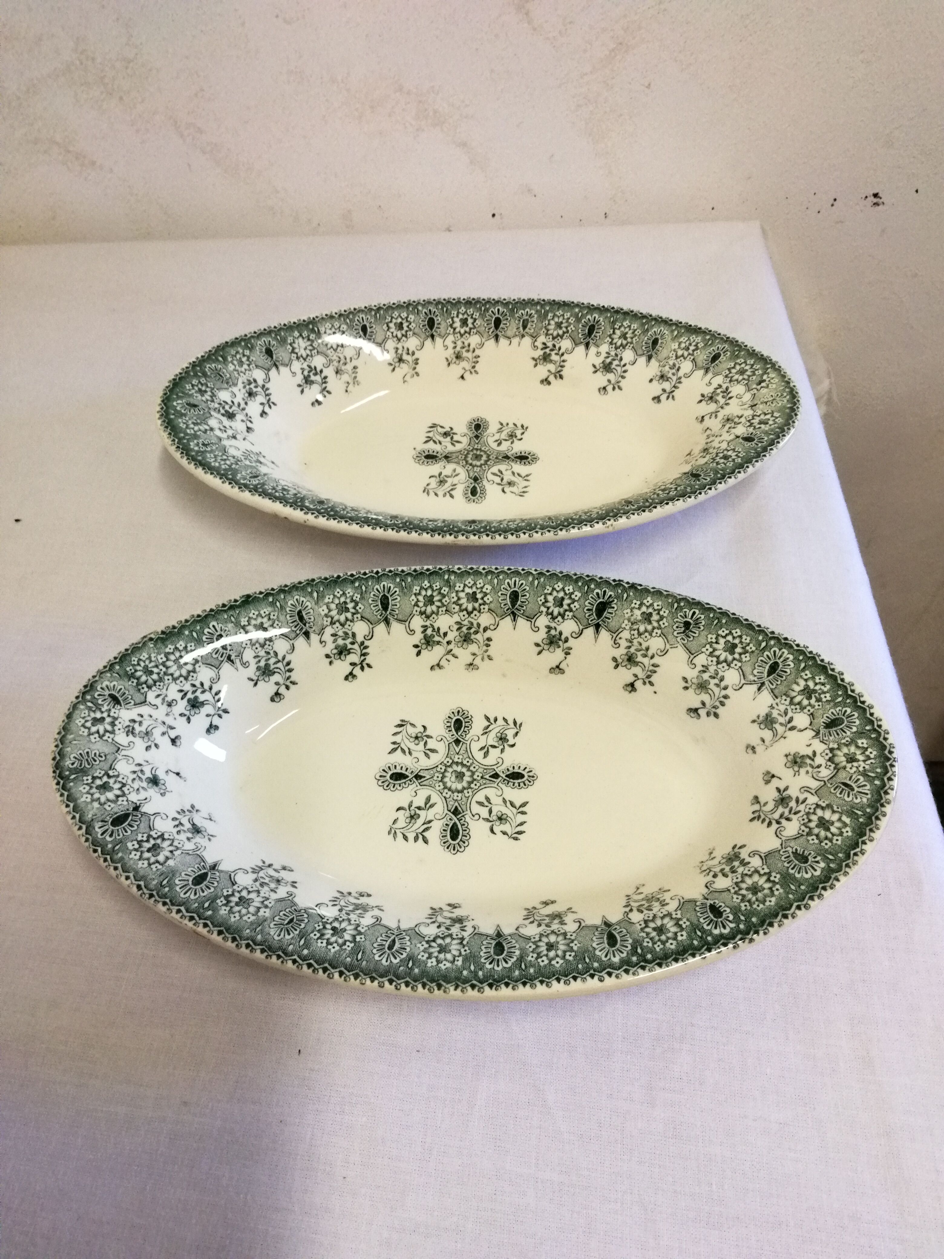 Old raviers, small dishes oval armer