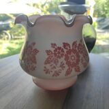 Abat-jour en verre blanc opaline vintage bords dentelés et fleurs roses