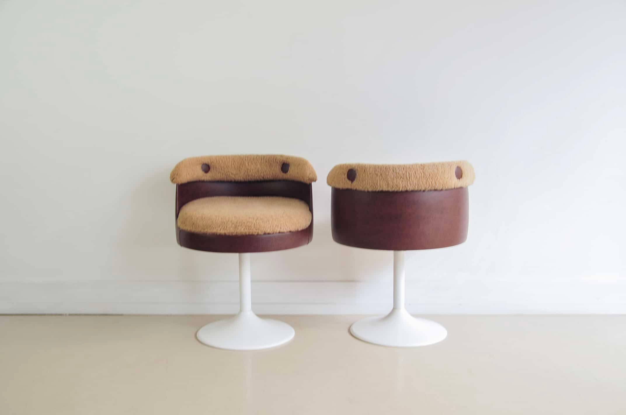 Ensemble de 2 chaises tulipes de l'ère spatiale