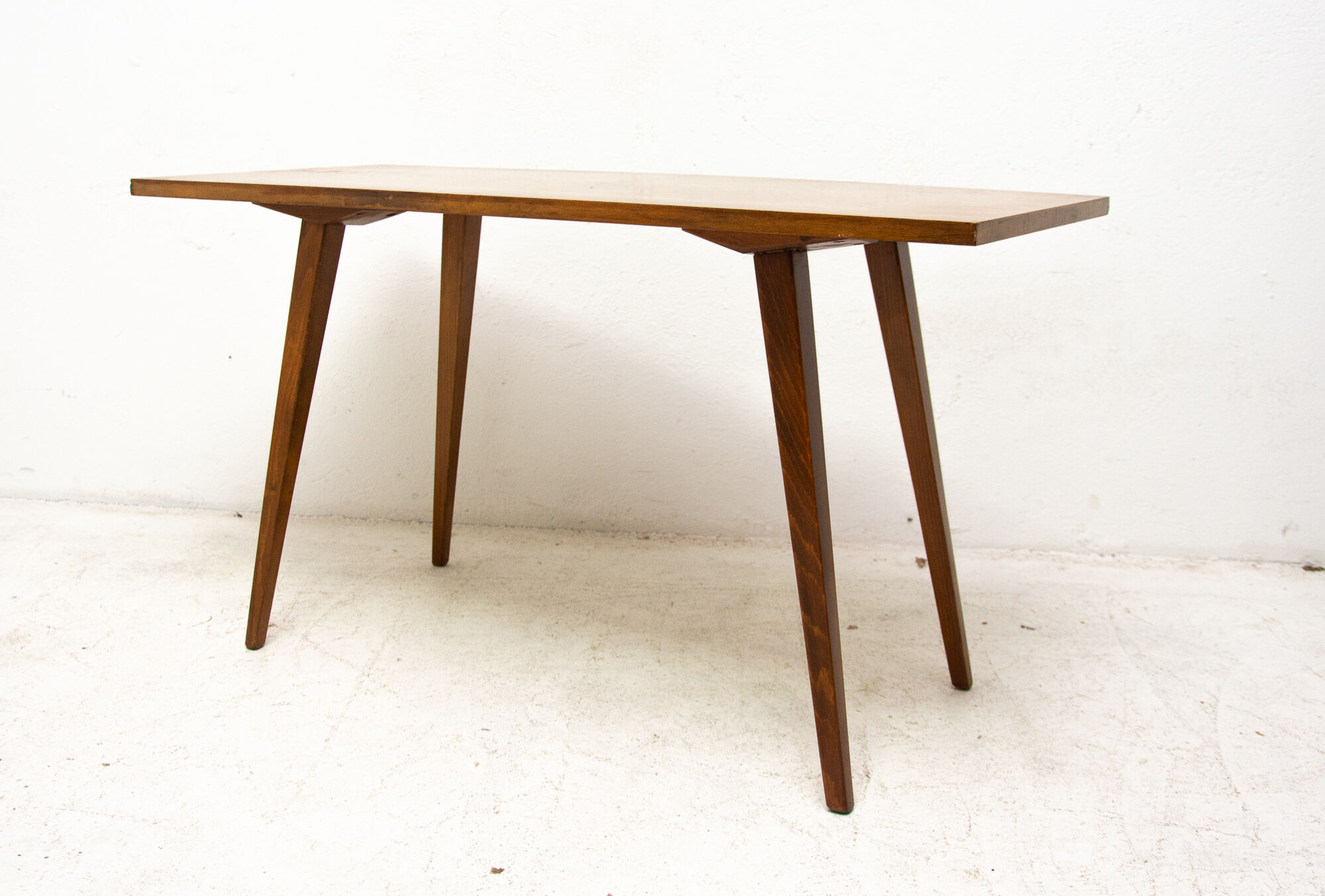 Table basse de František Jirák pour Tatra nábytok, 1960