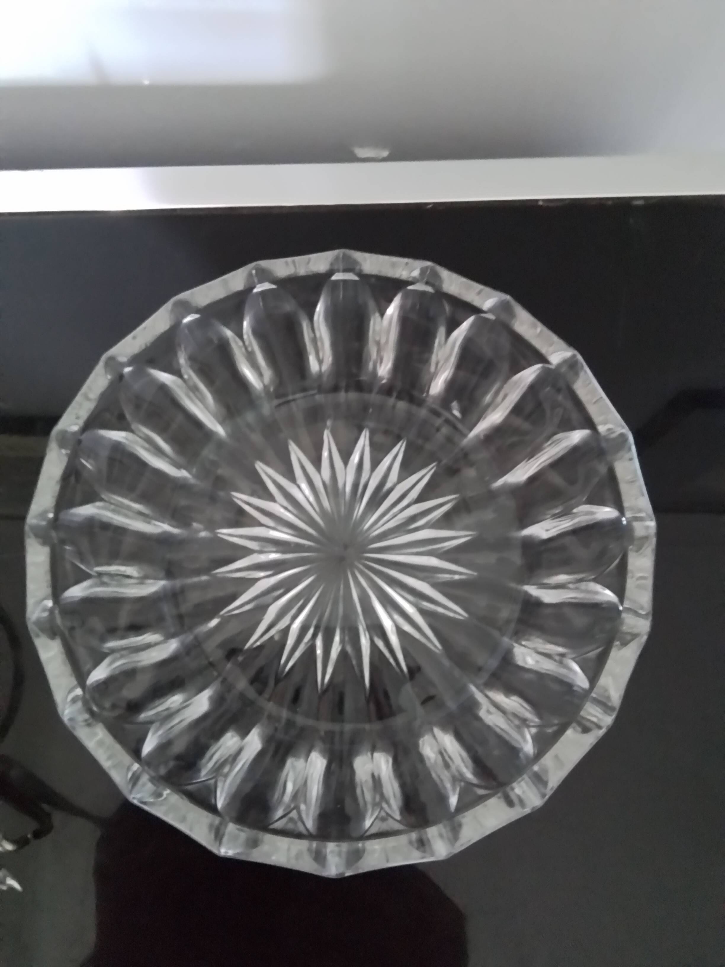 Serving dish in crystal for caviar