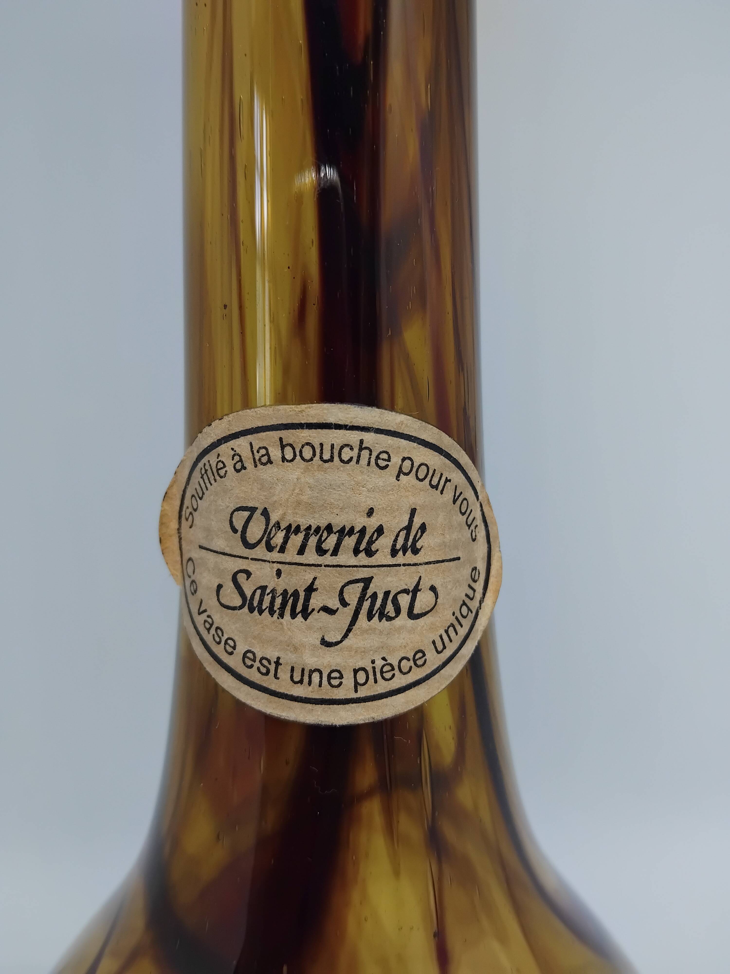 Vase / soliflore Verrerie de Saint-Just. Brown blown glass.