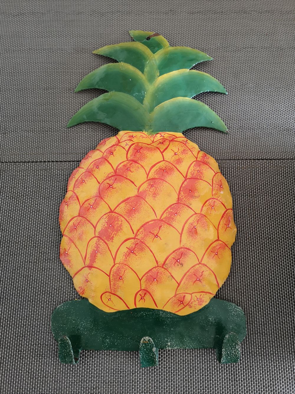 Towel/tea towels in pineapple shaped metal towel holder, hand painted - 1970s/1980s