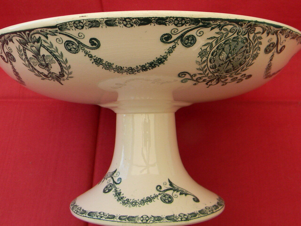 Coupe à fruits en faience de Longwy, modèle Pierrefonds