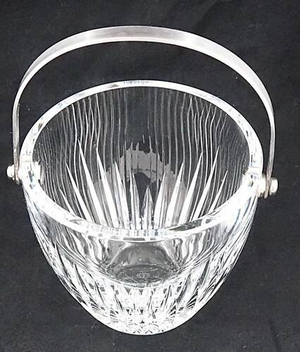 Baccarat Massena model, ice bucket, ice cubes, crystal, signed, excellent condition.