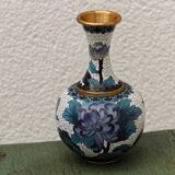 Vase in cloisonné enamels, peonies