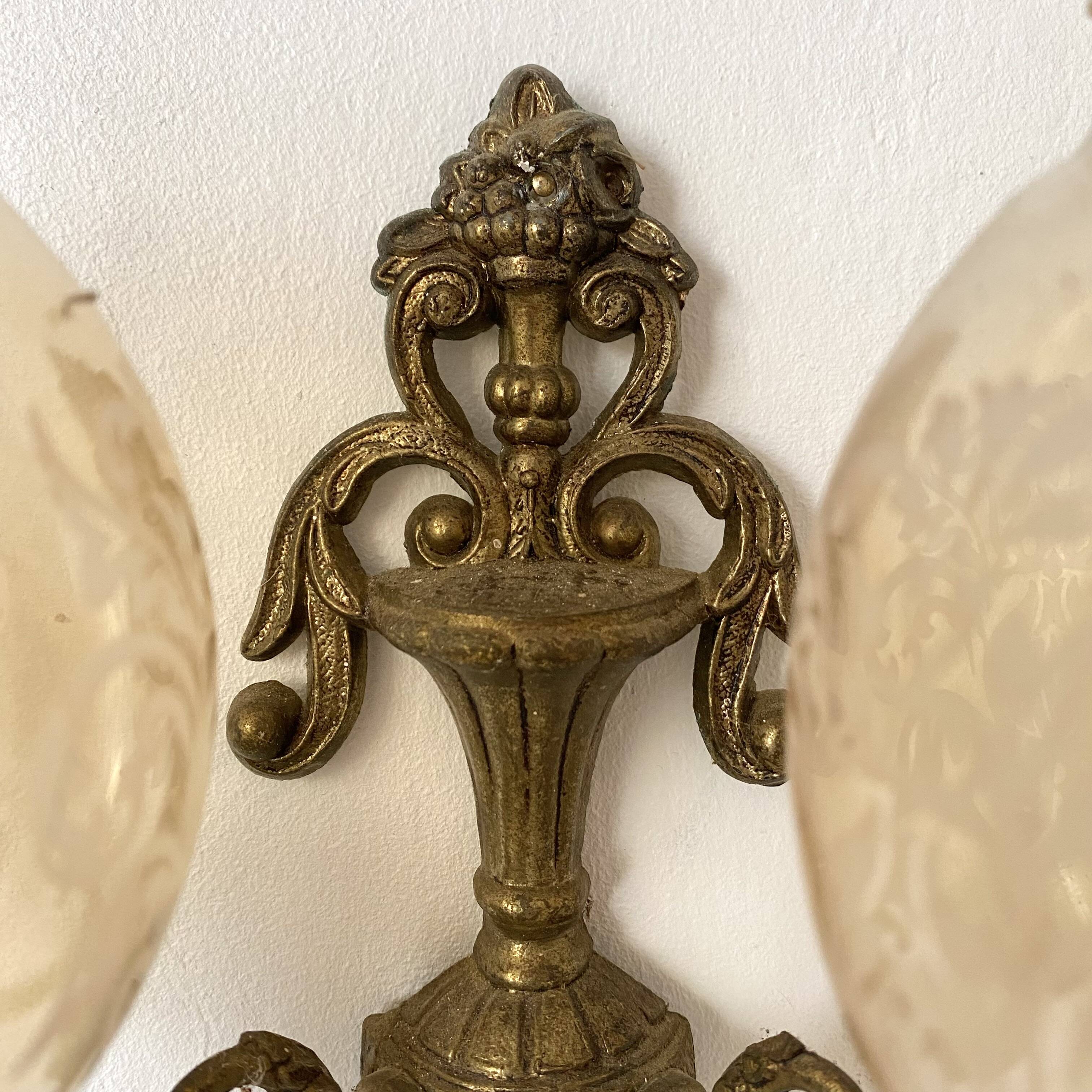 Double retro wall light with etched glass