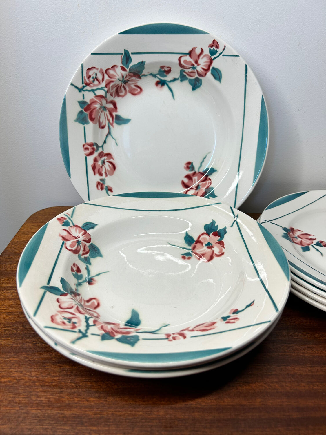 Set of 8 Digoin and Sarreguemines plates