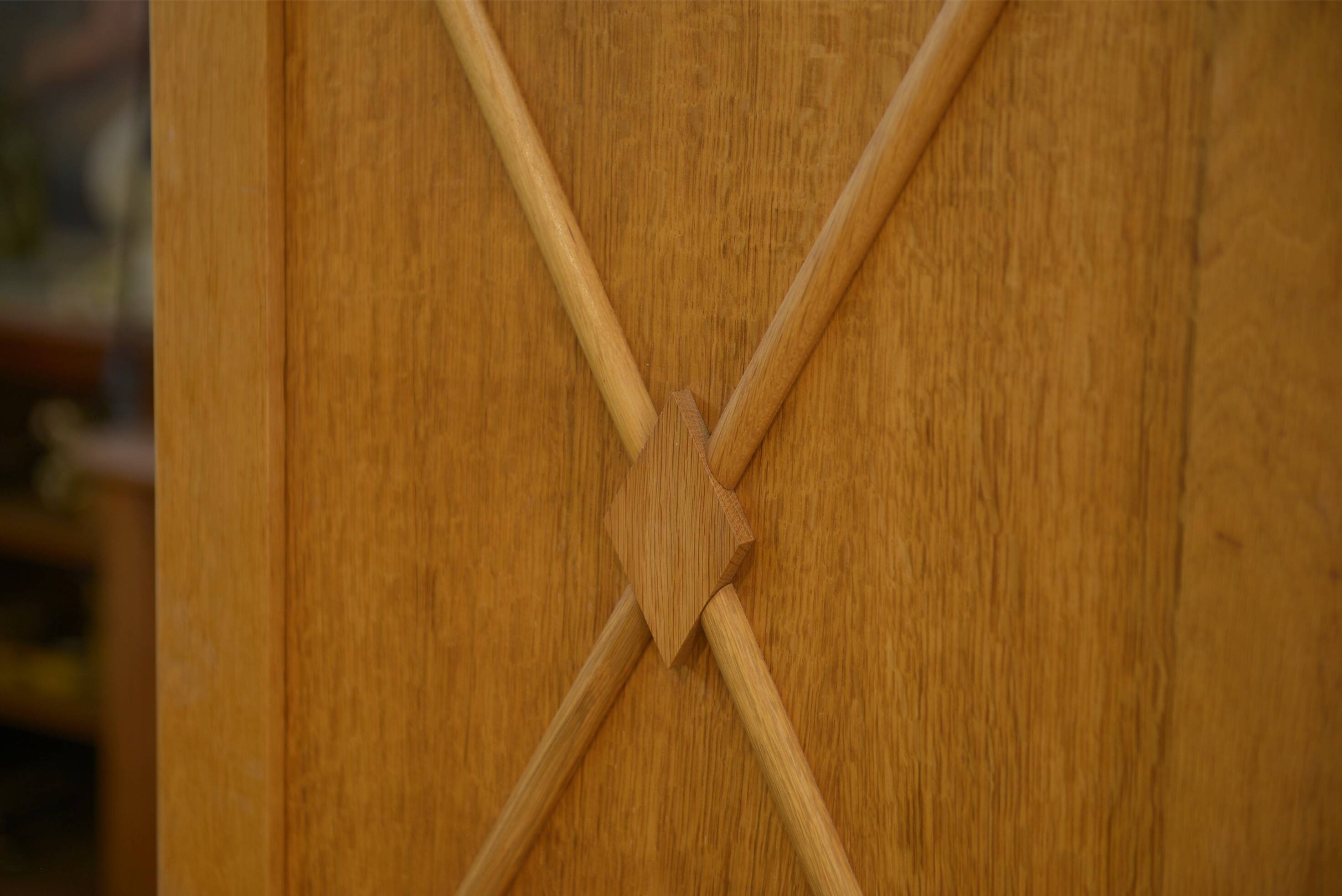 Armoire en chêne glace Saint-Gobain 1960’s
