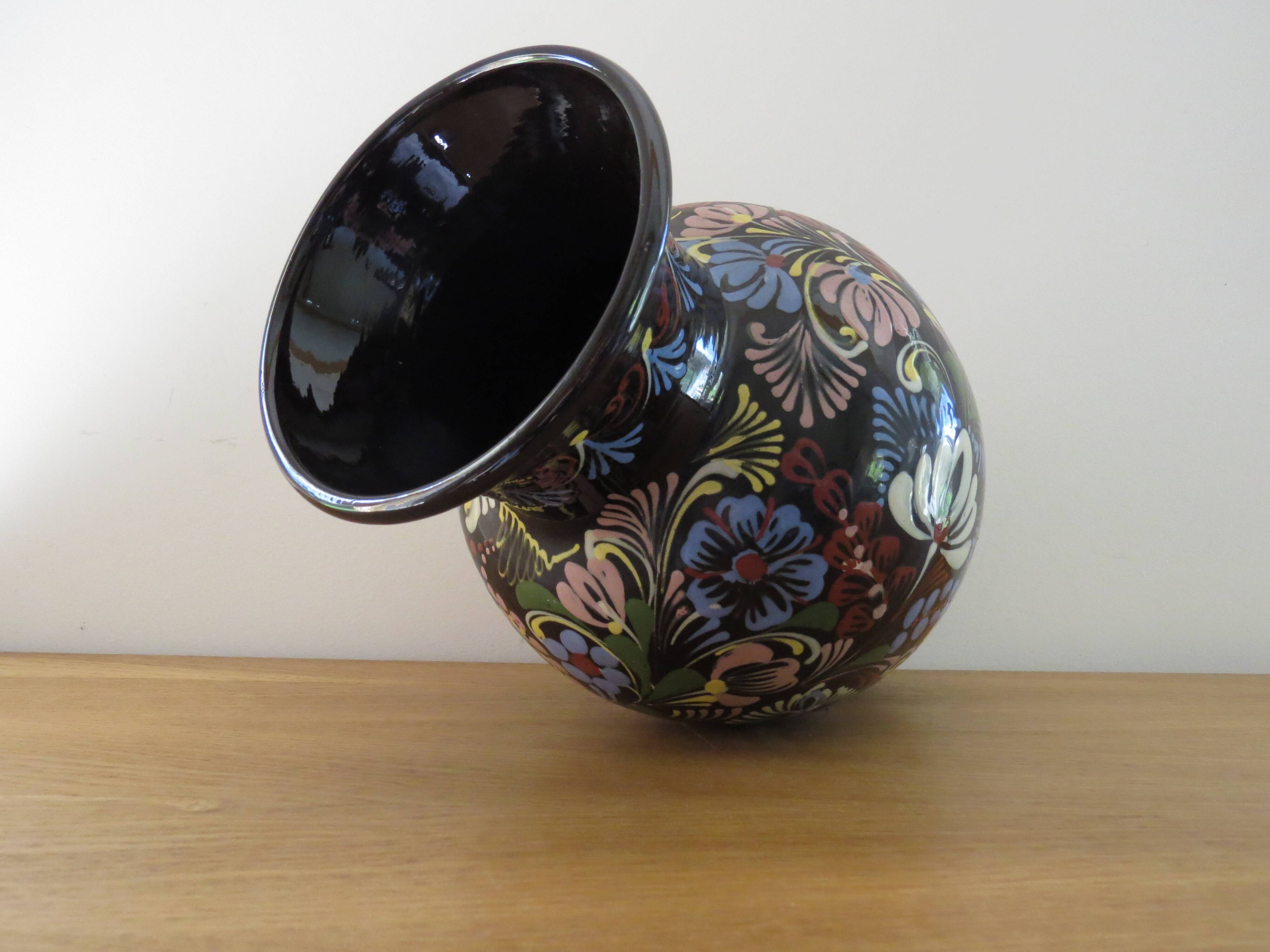 Hungarian vase early 20th century