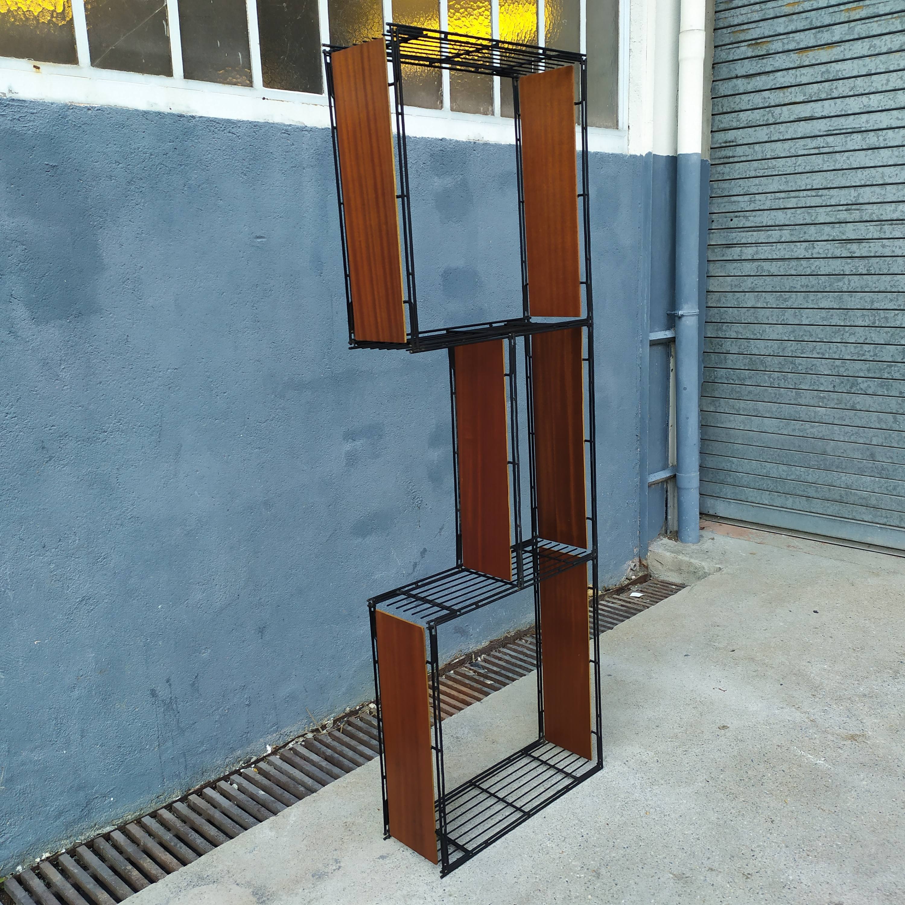 Flexible shelves metal teak