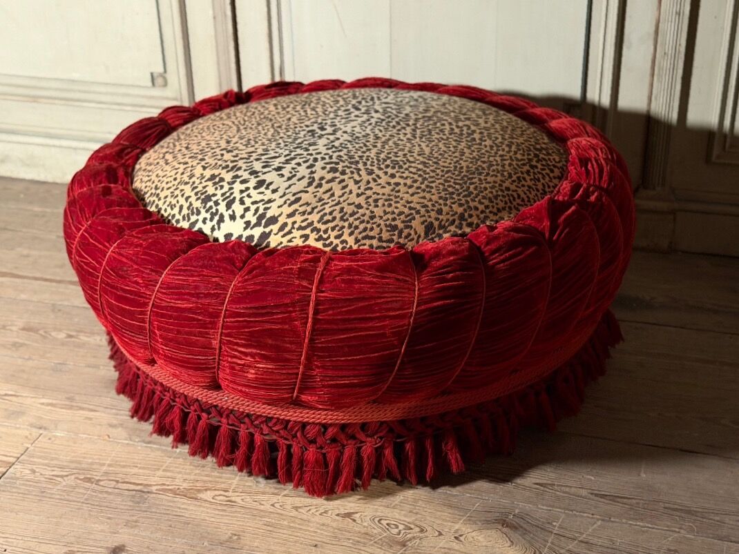 Large velvet pouf with trimmings, around 1880