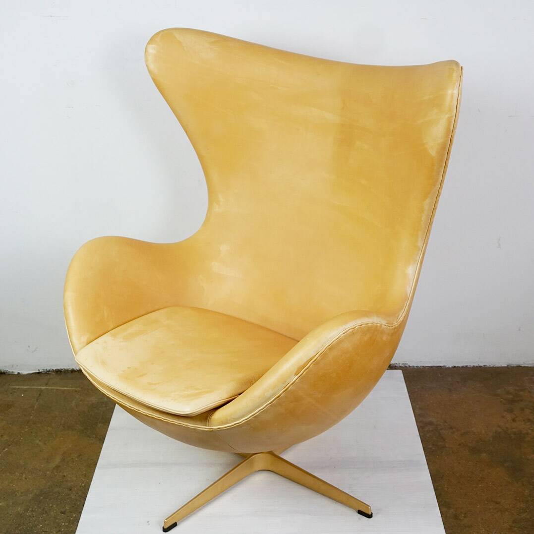 Leather Egg Chair by Arne Jacobsen for Fritz Hansen Limited Anniversary Edition