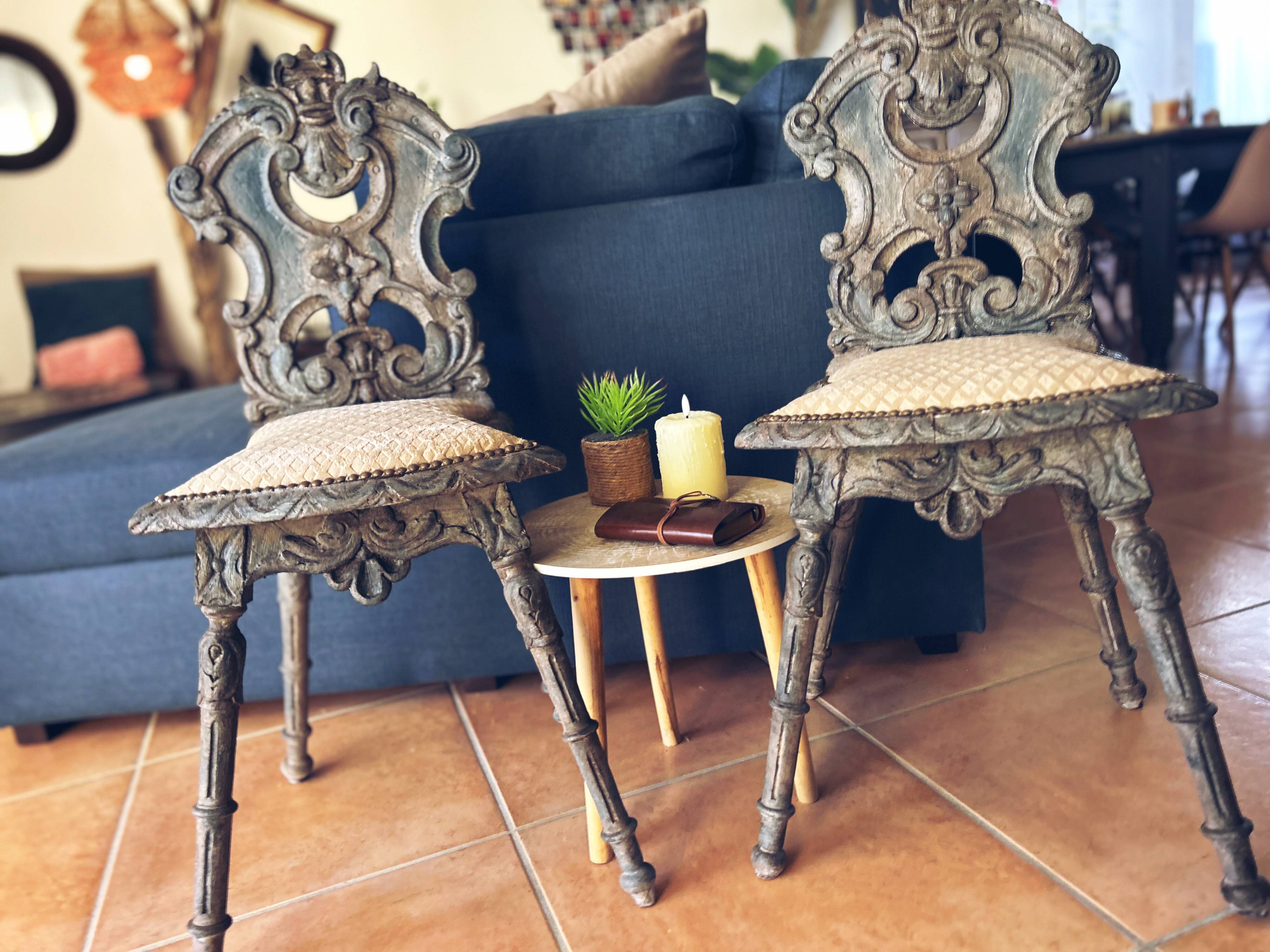 Pair of Louis XIII style chairs in patinated solid oak – piece