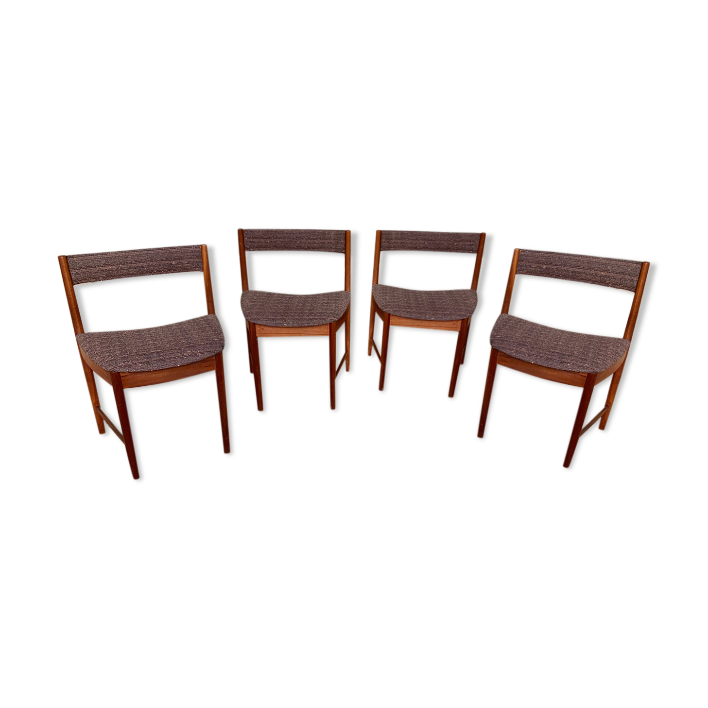 4 Scandinavian chairs made of teak and fabrics