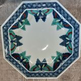 2 Asian decorative plates