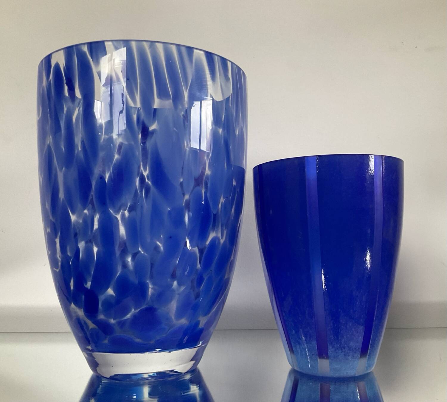 Duo de vases vintage en verre moucheté