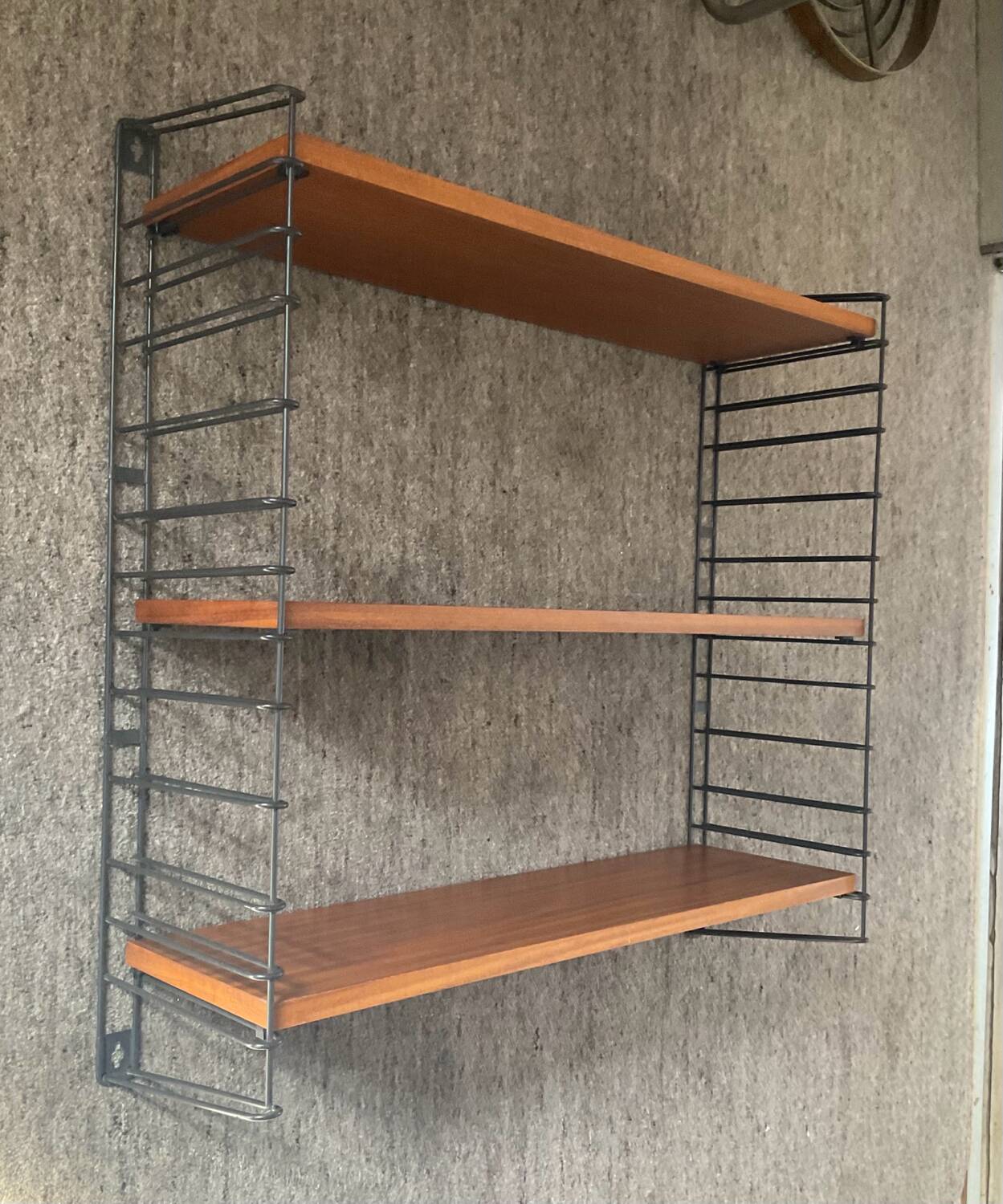 Tomado shelf from the 60s in teak and metal