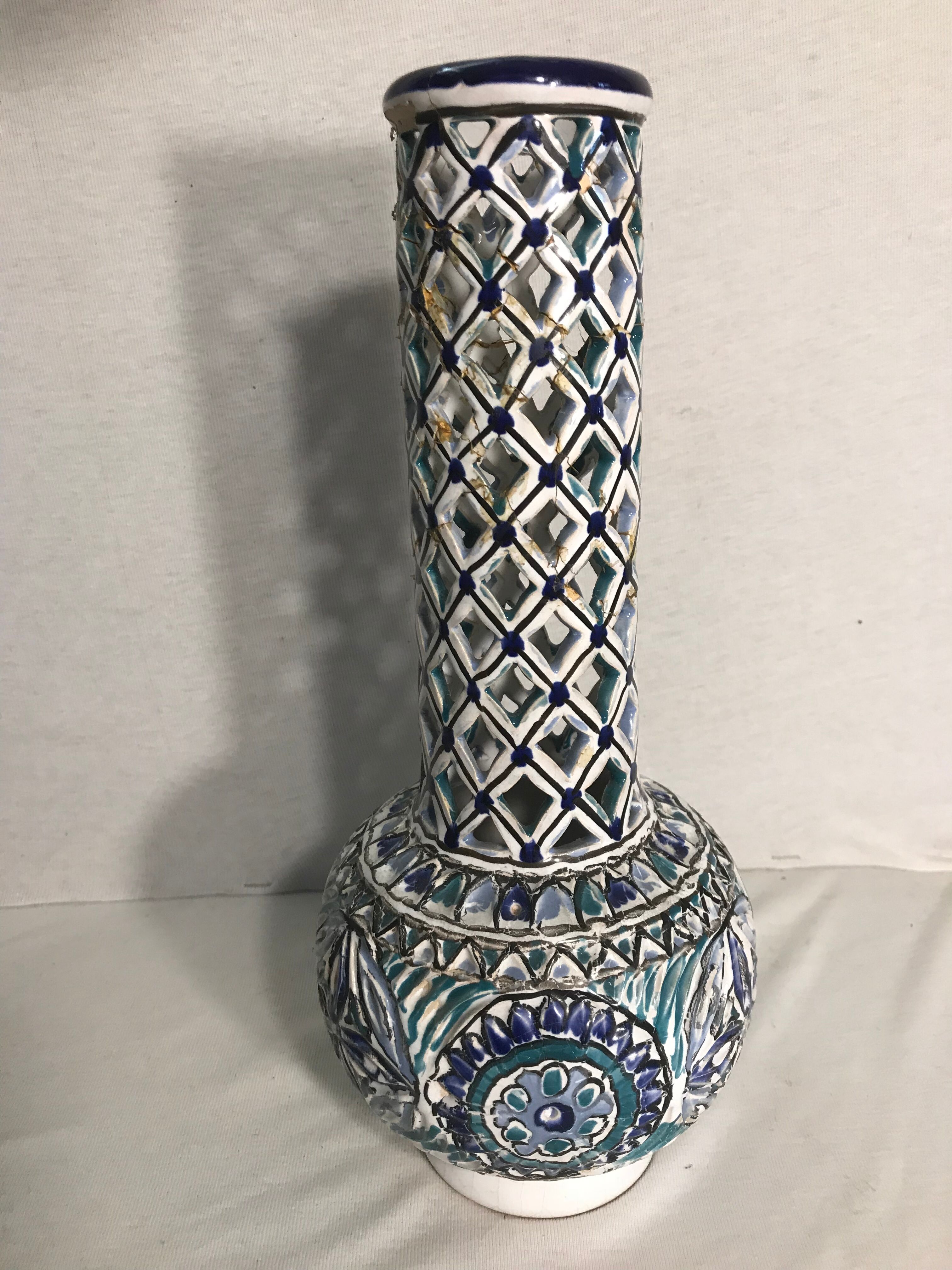 Former openwork vase painted glazed ceramics decoration vintage