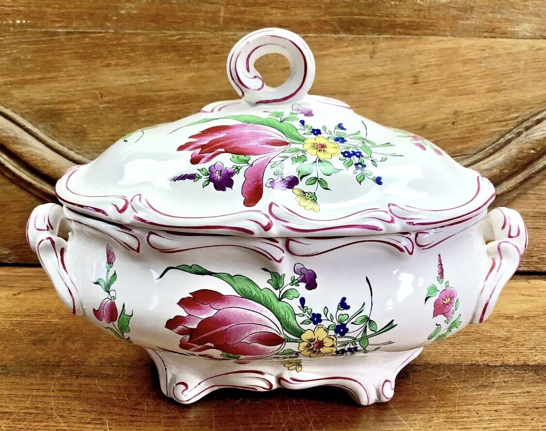 Luneville vegetable soup tureen, street lamp model