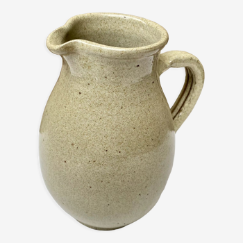 Sandstone pitcher